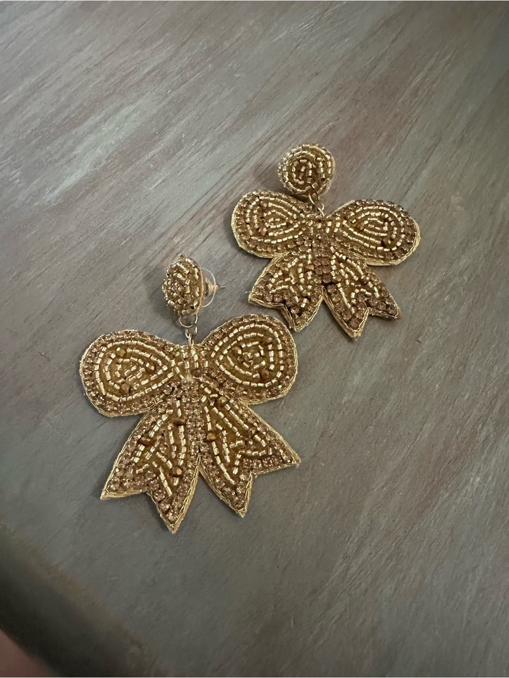 Gold bow earrings